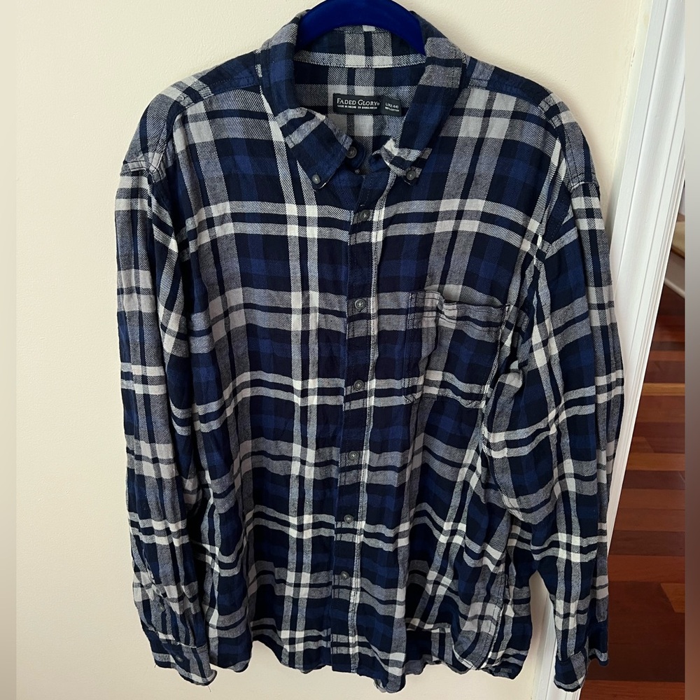 Men’s Faded Glory Navy Blue and White Plaid Flannel Button Up Long Sleeve Shirt